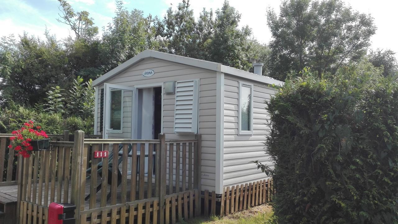 Camping Loisirs Des Groux Mousseaux-sur-Seine Экстерьер фото